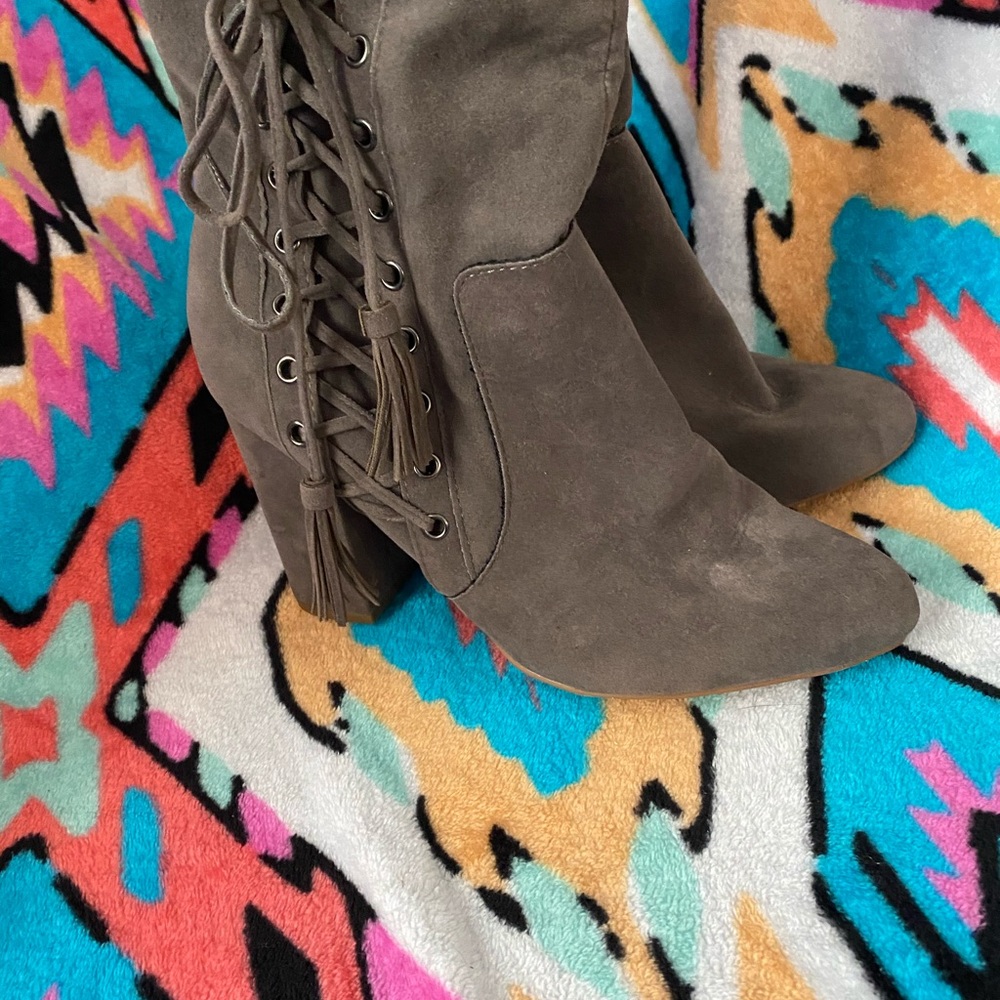 Shoe Dazzle Above the Knee Faux Suede boot - Picture 3 of 3